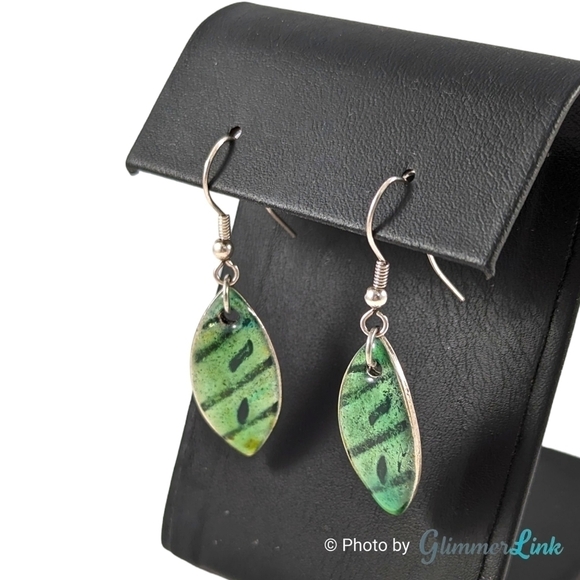Green Enamel Oval Leaf Shaped Silver Tone Dangle Earrings - Picture 3 of 9